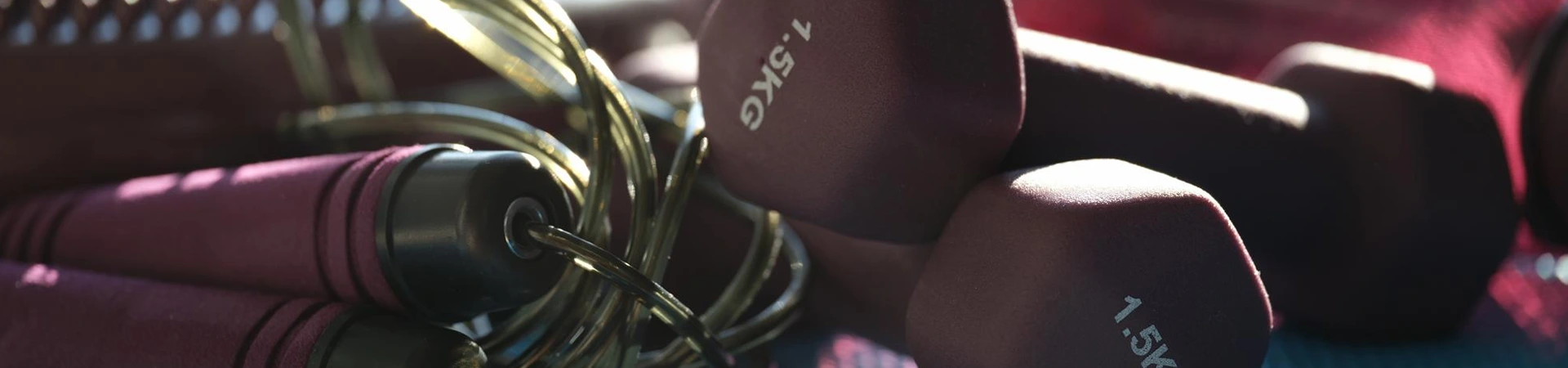 mancuernas y comba de saltar